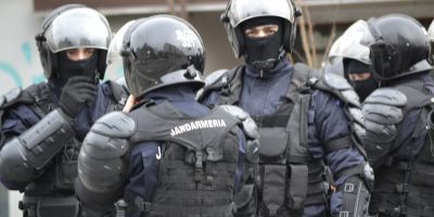 Perchezitii de amploare la o retea acuzata ca a plasat in Romania sute de mii de euro falsificati de mafia italiana