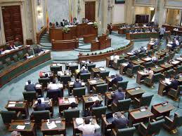 Legea privind defaimarea insemnelor Romaniei, adoptata tacit de Senat
