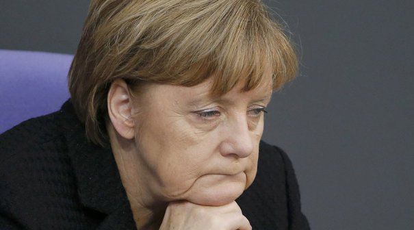 COSMAR pentru Merkel: Stanga si Dreapta cer REFERENDUM privind ramanerea Germaniei in UE