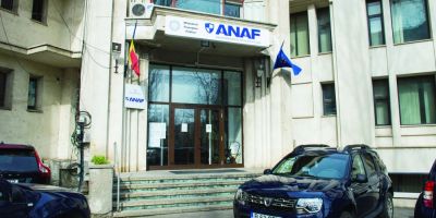 Directoarea de la ANAF acuzata ca a luat mita un milion de euro a iesit din arest. Are interdictie sa vorbeasca cu un important om de afaceri
