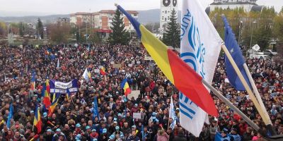 VIDEO Peste 8.000 de sindicalisti au protestat la Mioveni: 