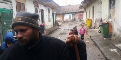 AUDIO Un clan de romi refugiat in casa unui italian terorizeaza un cartier intreg si nimeni nu ii poate opri: 