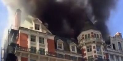 VIDEO Incendiu puternic la un hotel de lux din Londra